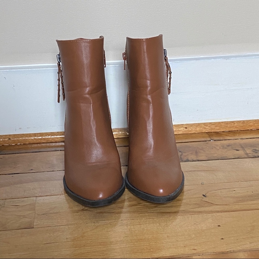 Cognac booties